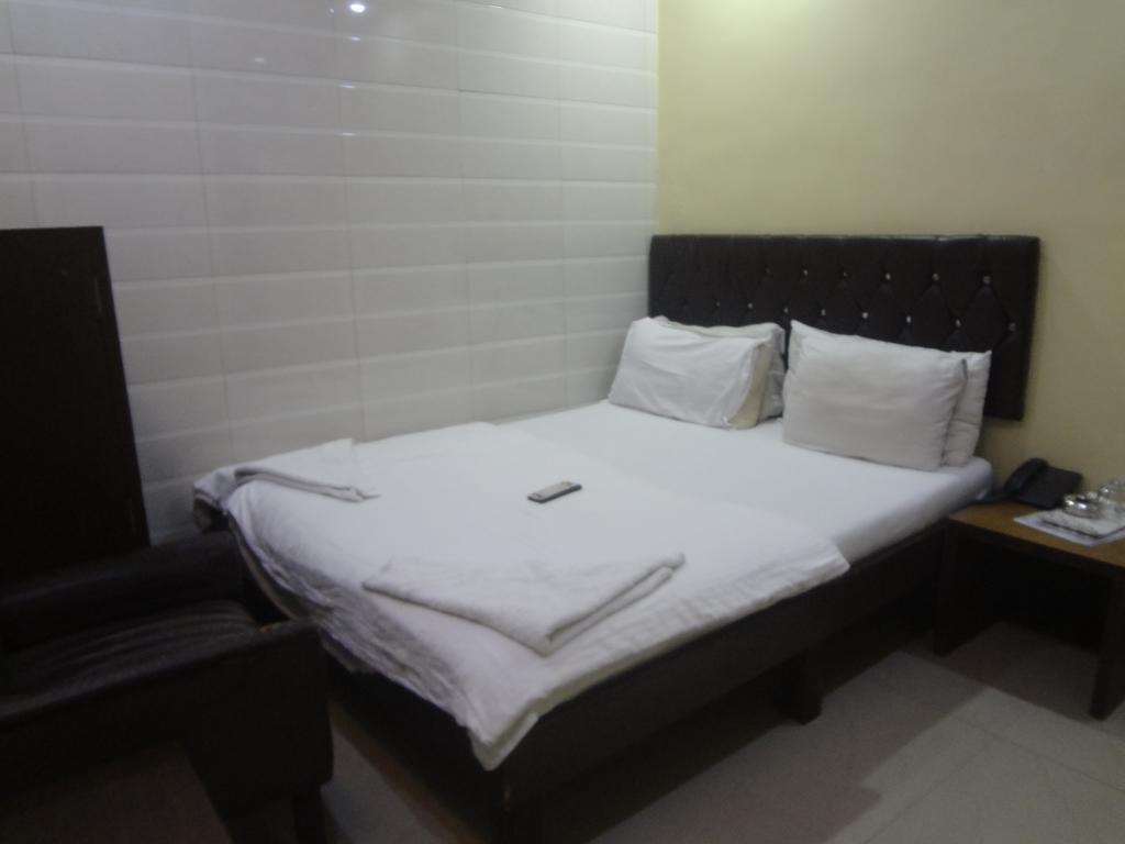 Hotel New Shalimar Мумбаи Экстерьер фото