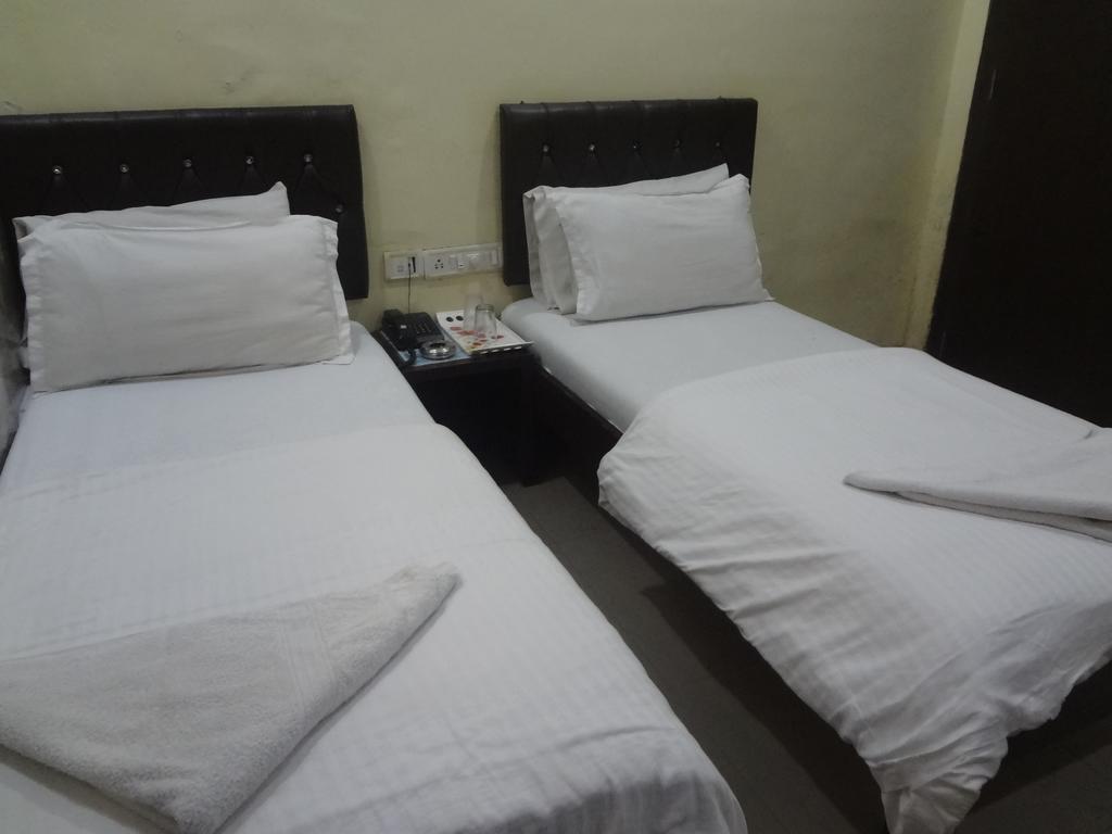 Hotel New Shalimar Мумбаи Экстерьер фото