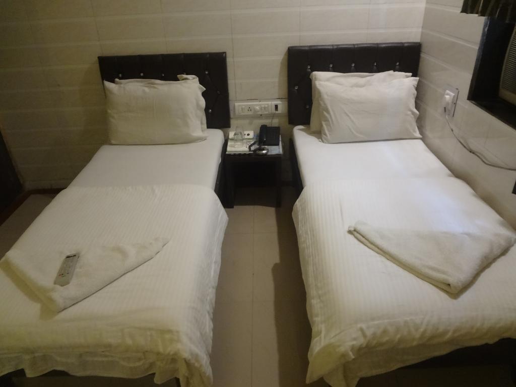 Hotel New Shalimar Мумбаи Экстерьер фото
