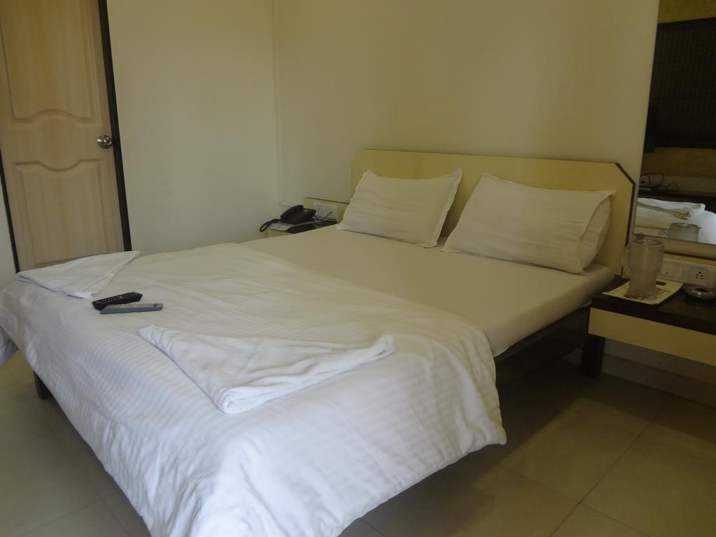 Hotel New Shalimar Мумбаи Экстерьер фото